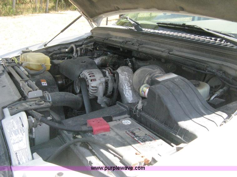 image for item B8057 2000 Ford F450 XL Super Duty flatbed pickup truck