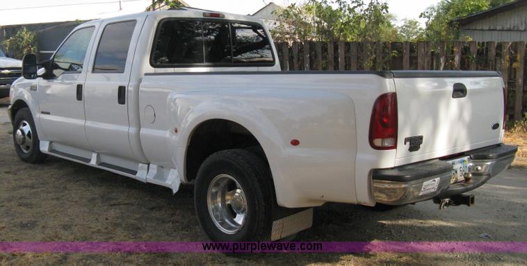 image for item B8062 2000 Ford F350 XLT Super Duty crew cab pickup truck