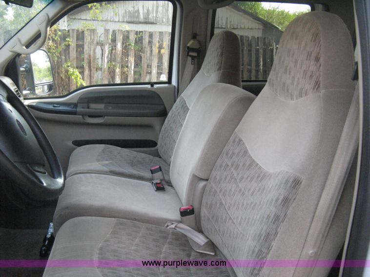 image for item B8062 2000 Ford F350 XLT Super Duty crew cab pickup truck