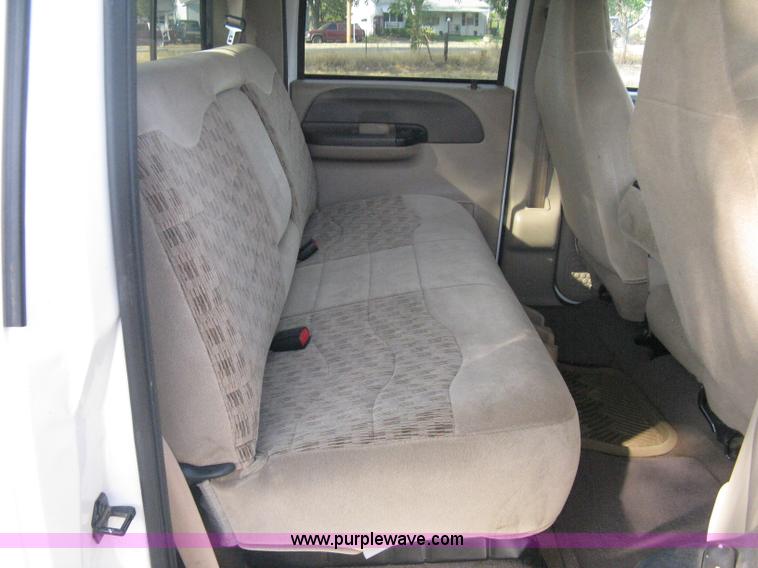 image for item B8062 2000 Ford F350 XLT Super Duty crew cab pickup truck