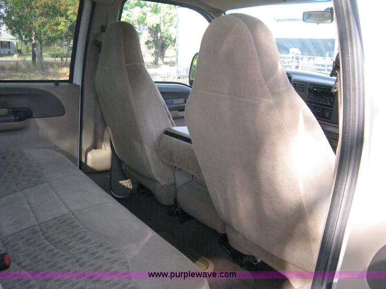 image for item B8062 2000 Ford F350 XLT Super Duty crew cab pickup truck