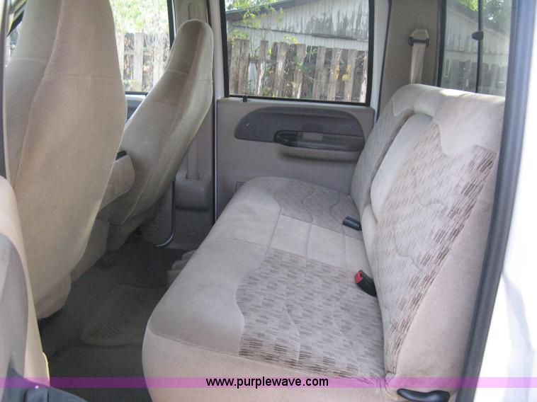 image for item B8062 2000 Ford F350 XLT Super Duty crew cab pickup truck