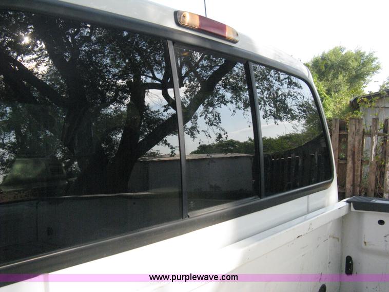 image for item B8062 2000 Ford F350 XLT Super Duty crew cab pickup truck