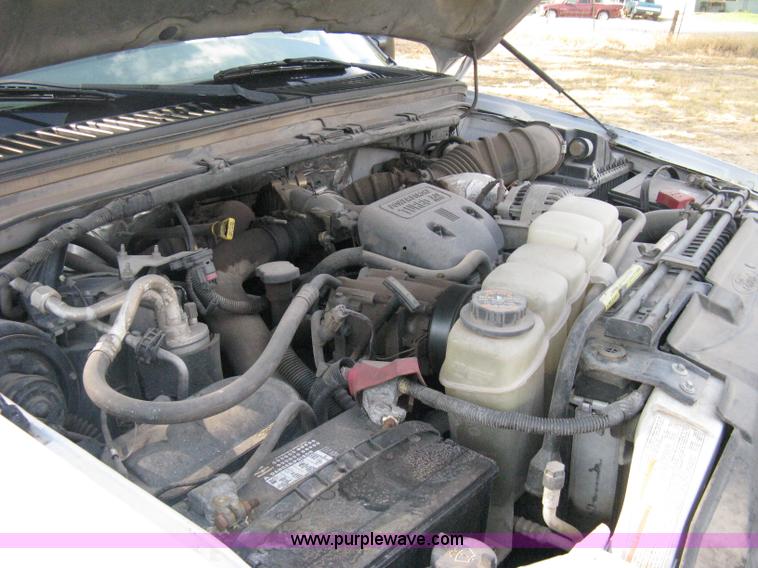 image for item B8062 2000 Ford F350 XLT Super Duty crew cab pickup truck