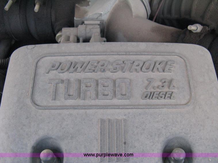 image for item B8062 2000 Ford F350 XLT Super Duty crew cab pickup truck