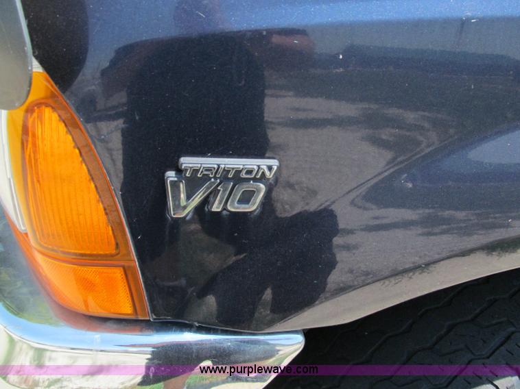 image for item C2431 2001 Ford F250 XLT Super Duty Crew Cab pickup truck