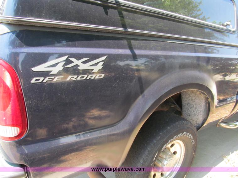 image for item C2431 2001 Ford F250 XLT Super Duty Crew Cab pickup truck