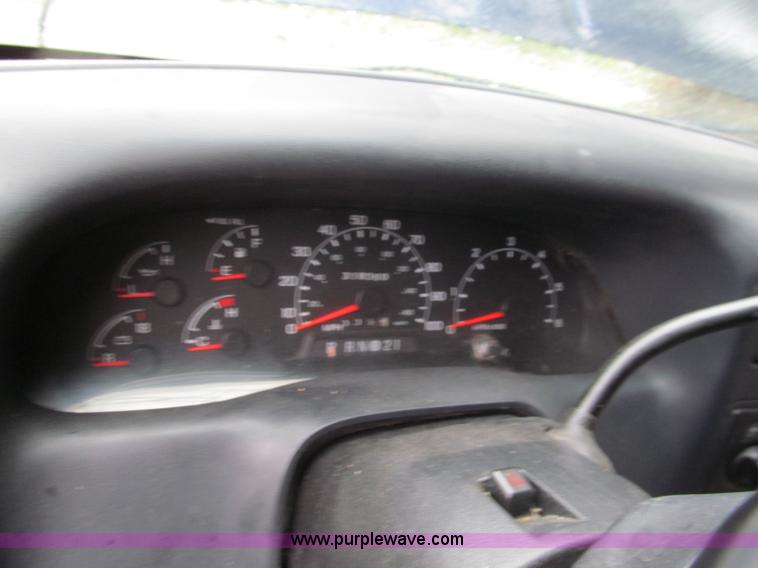 image for item C2431 2001 Ford F250 XLT Super Duty Crew Cab pickup truck