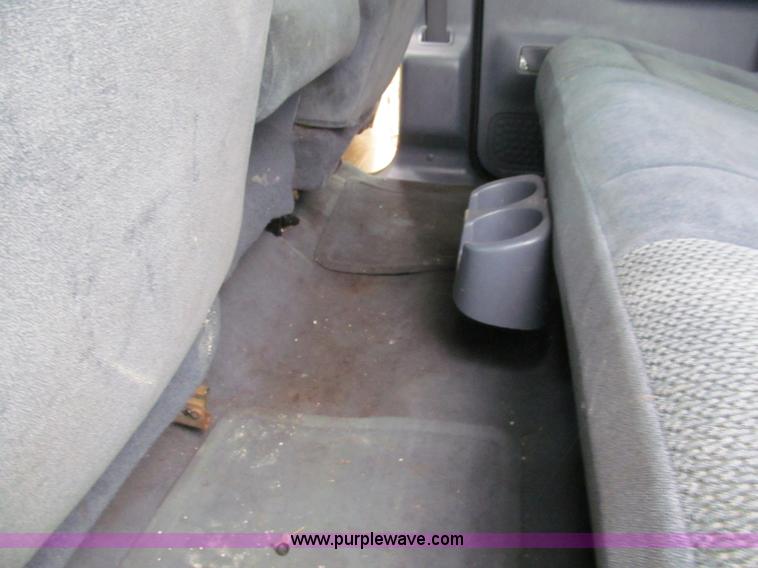 image for item C2431 2001 Ford F250 XLT Super Duty Crew Cab pickup truck