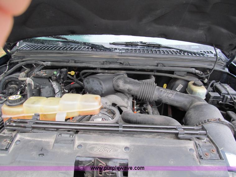 image for item C2431 2001 Ford F250 XLT Super Duty Crew Cab pickup truck