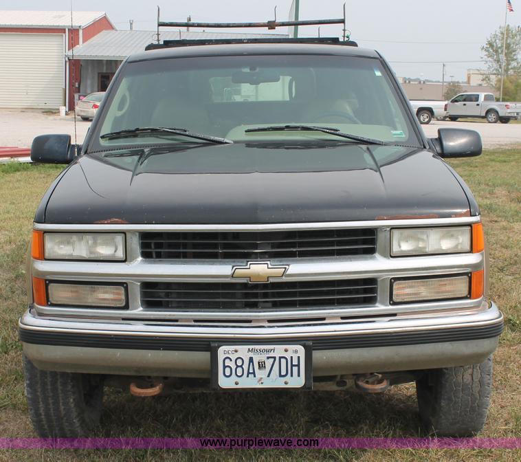 image for item C2781 1996 Chevrolet K2500 extended cab pickup truck