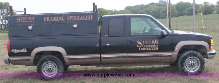 image for item C2781 1996 Chevrolet K2500 extended cab pickup truck
