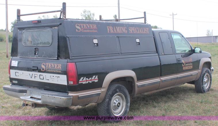 image for item C2781 1996 Chevrolet K2500 extended cab pickup truck