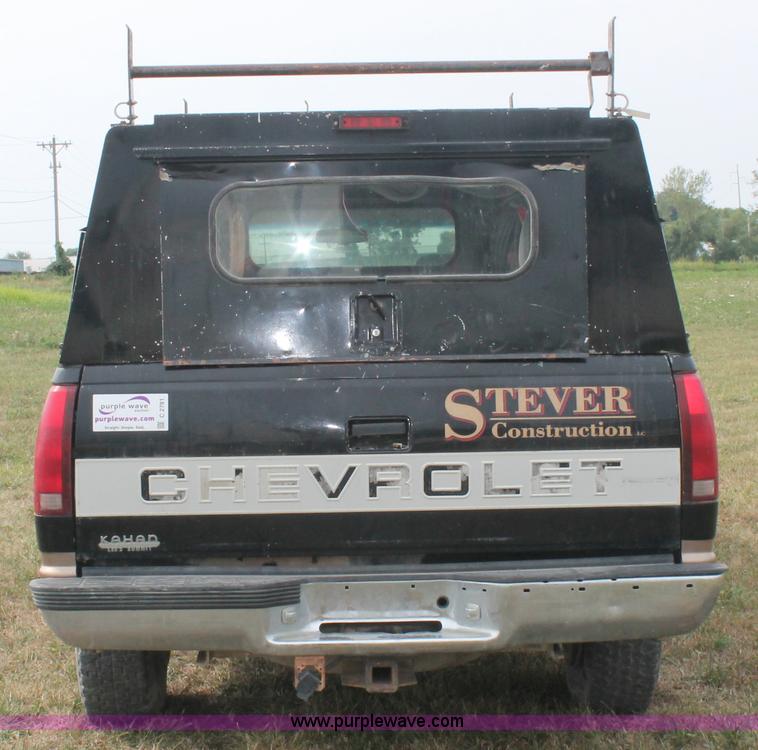 image for item C2781 1996 Chevrolet K2500 extended cab pickup truck