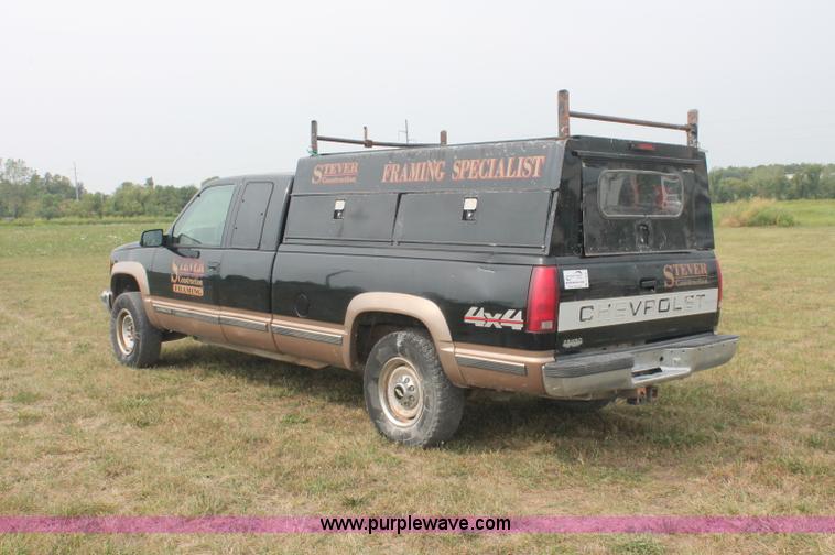 image for item C2781 1996 Chevrolet K2500 extended cab pickup truck