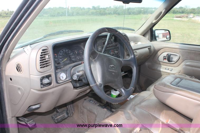 image for item C2781 1996 Chevrolet K2500 extended cab pickup truck