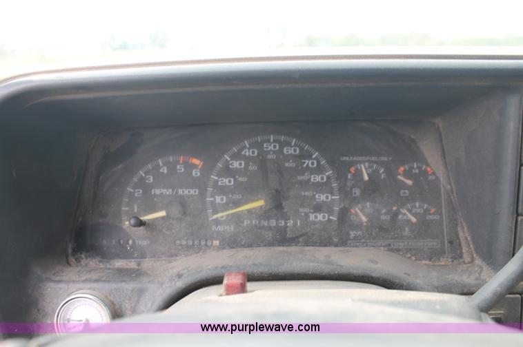 image for item C2781 1996 Chevrolet K2500 extended cab pickup truck