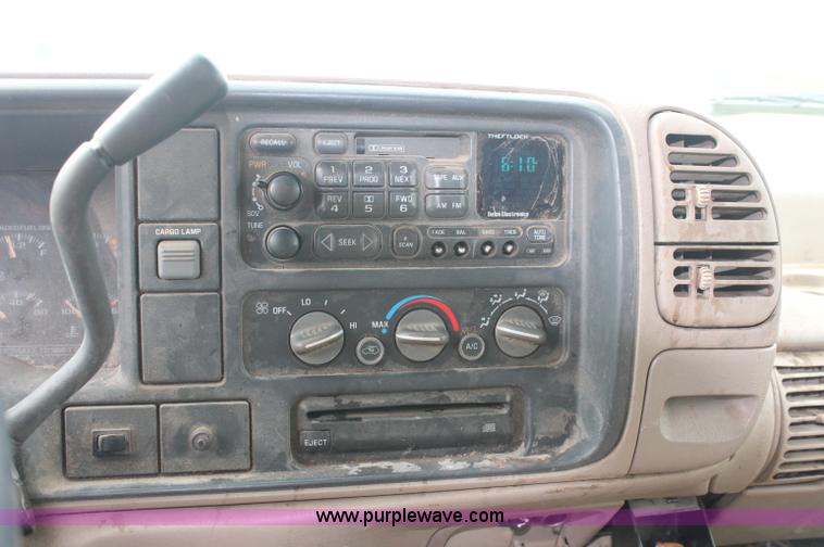 image for item C2781 1996 Chevrolet K2500 extended cab pickup truck