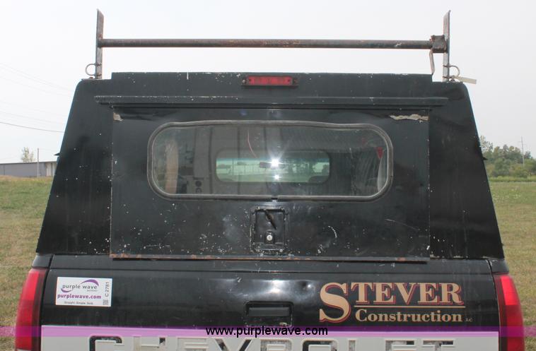 image for item C2781 1996 Chevrolet K2500 extended cab pickup truck