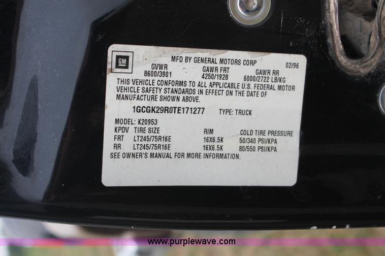 image for item C2781 1996 Chevrolet K2500 extended cab pickup truck