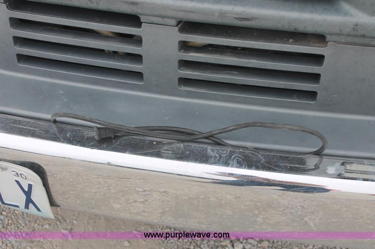 image for item C2782 2002 Chevrolet C3500 HD utility truck