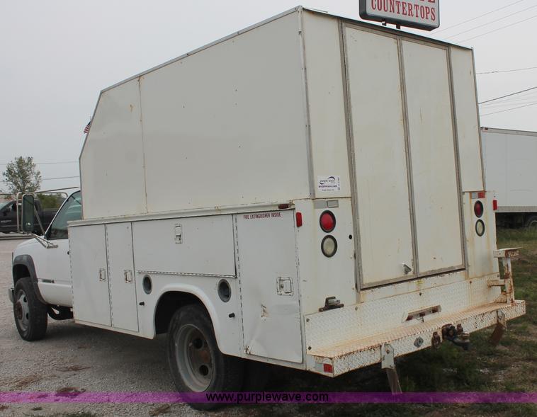 image for item C2782 2002 Chevrolet C3500 HD utility truck