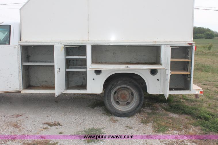 image for item C2782 2002 Chevrolet C3500 HD utility truck