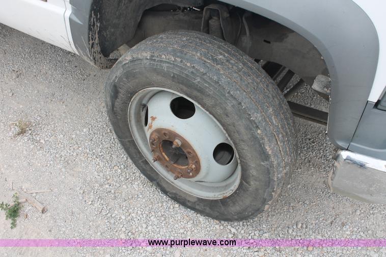 image for item C2782 2002 Chevrolet C3500 HD utility truck