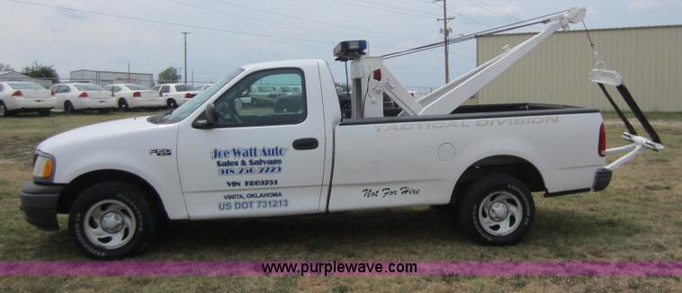 image for item D5621 2002 Ford F150 XL pickup truck