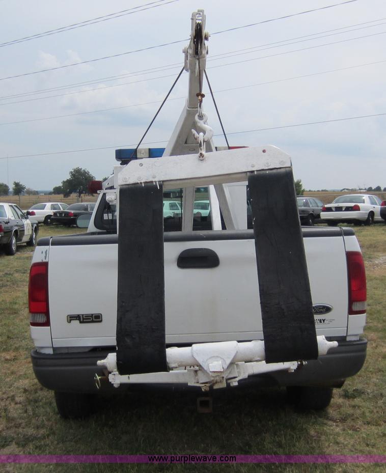 image for item D5621 2002 Ford F150 XL pickup truck