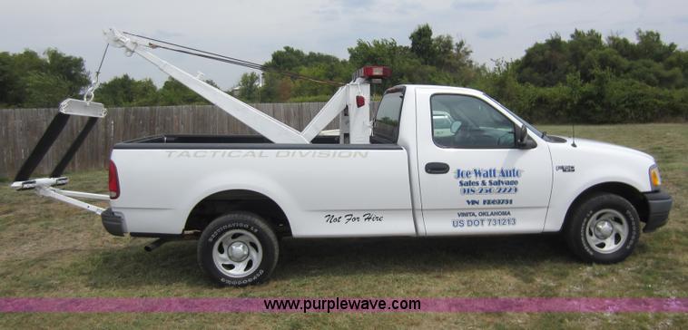 image for item D5621 2002 Ford F150 XL pickup truck