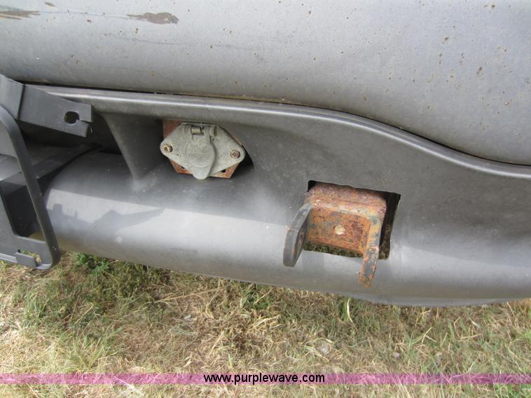 image for item D5621 2002 Ford F150 XL pickup truck