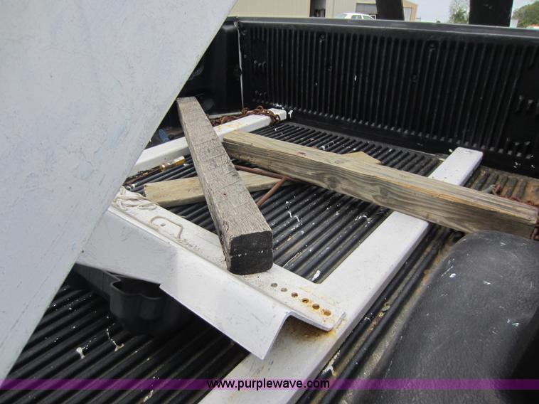 image for item D5621 2002 Ford F150 XL pickup truck