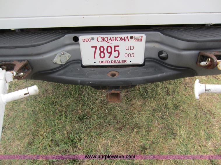 image for item D5621 2002 Ford F150 XL pickup truck