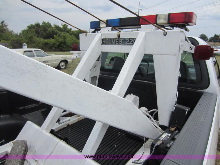 image for item D5621 2002 Ford F150 XL pickup truck