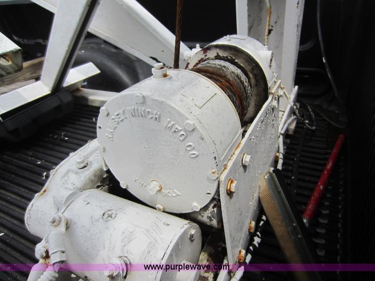 image for item D5621 2002 Ford F150 XL pickup truck