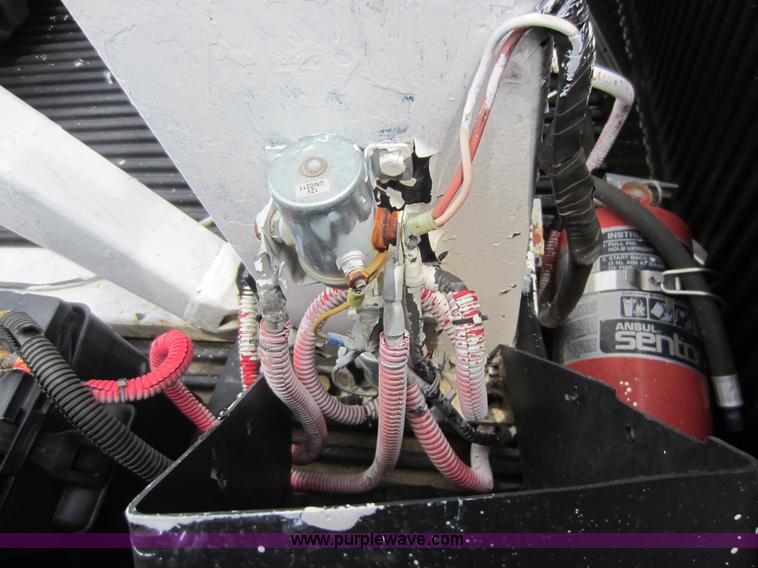 image for item D5621 2002 Ford F150 XL pickup truck