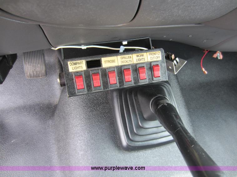 image for item D5621 2002 Ford F150 XL pickup truck