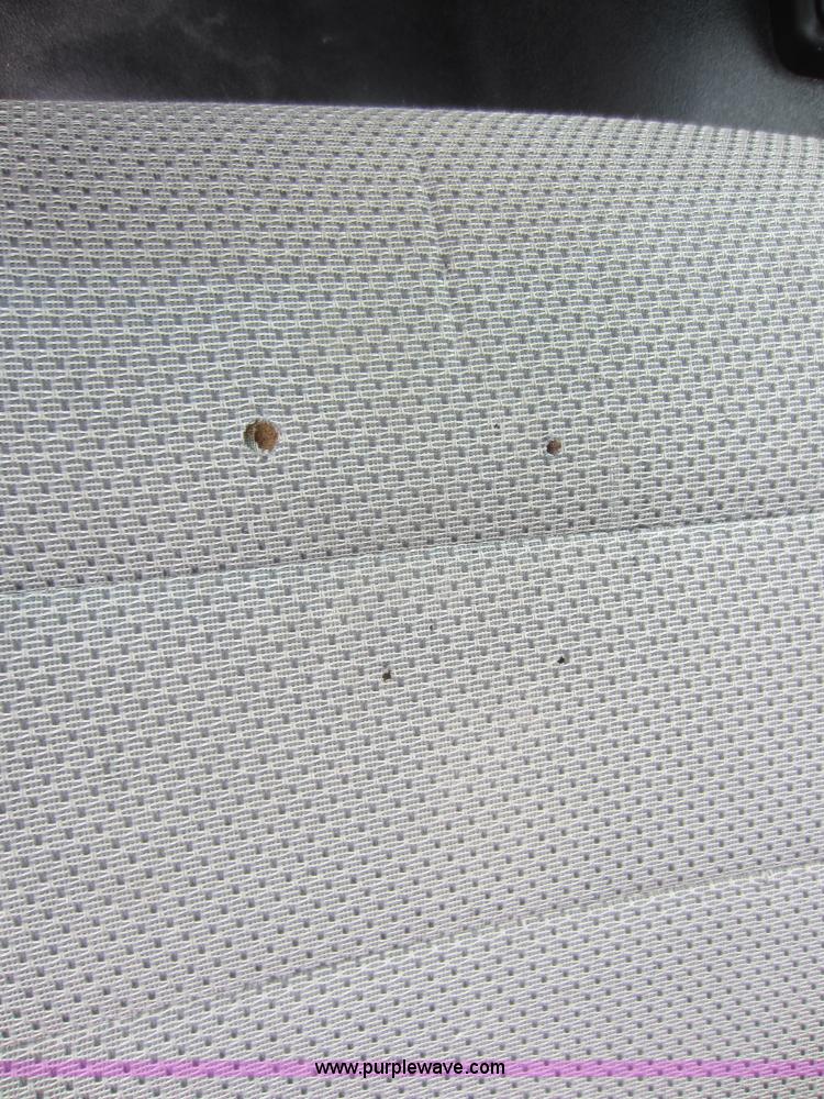 image for item D5621 2002 Ford F150 XL pickup truck