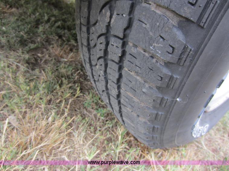 image for item D5621 2002 Ford F150 XL pickup truck