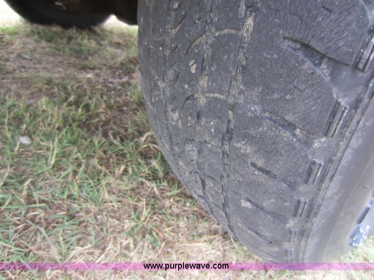 image for item D5621 2002 Ford F150 XL pickup truck