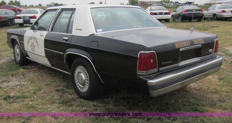 image for item D5622 1991 Ford LTD Crown Victoria