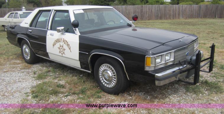 image for item D5622 1991 Ford LTD Crown Victoria