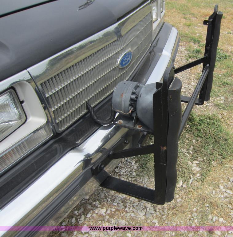 image for item D5622 1991 Ford LTD Crown Victoria