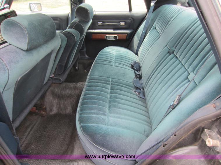 image for item D5622 1991 Ford LTD Crown Victoria