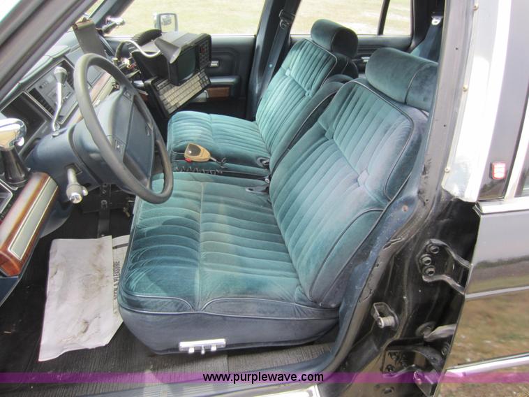 image for item D5622 1991 Ford LTD Crown Victoria