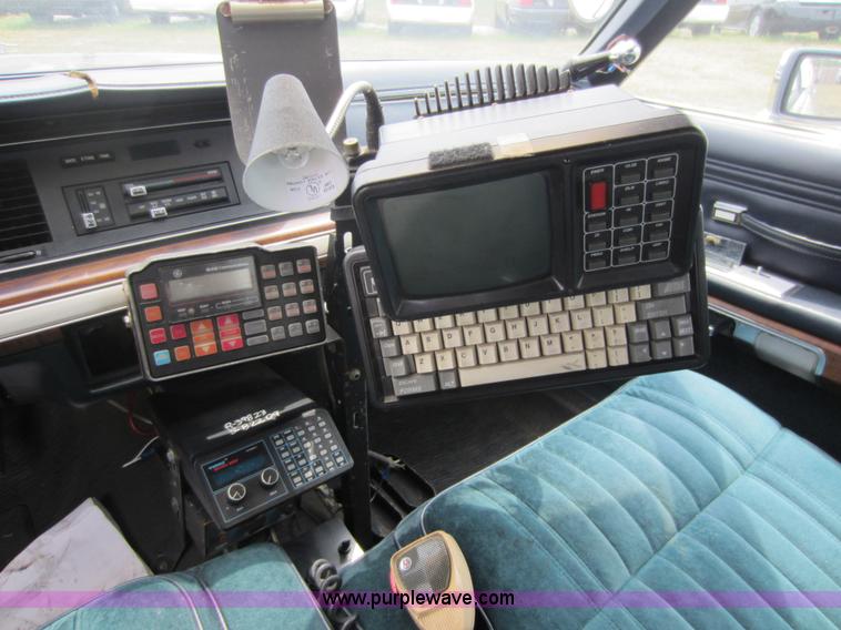 image for item D5622 1991 Ford LTD Crown Victoria