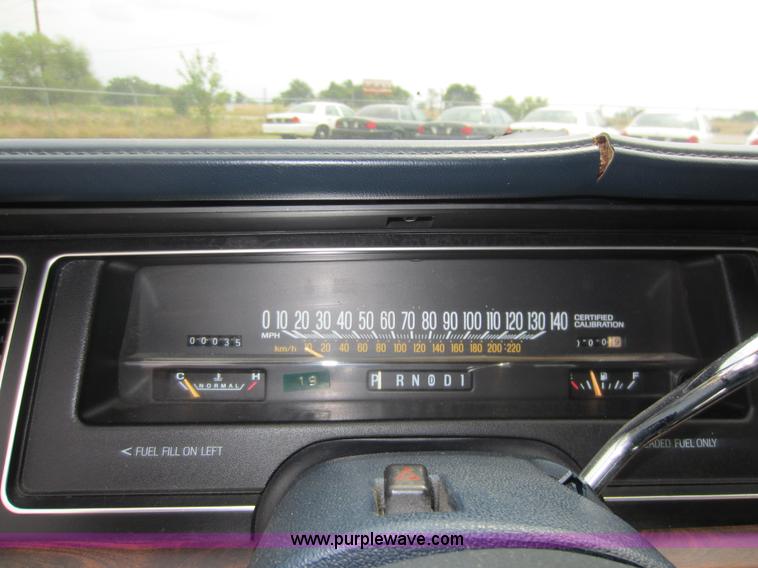 image for item D5622 1991 Ford LTD Crown Victoria