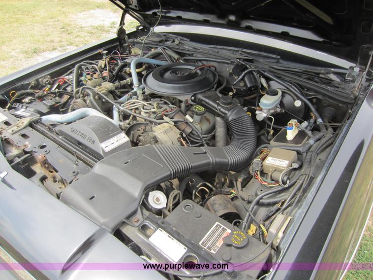 image for item D5622 1991 Ford LTD Crown Victoria