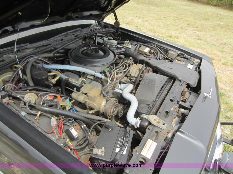 image for item D5622 1991 Ford LTD Crown Victoria